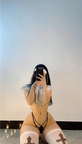 俏妞qiaoniuTT – 疯狂修女 [12P/34MB]