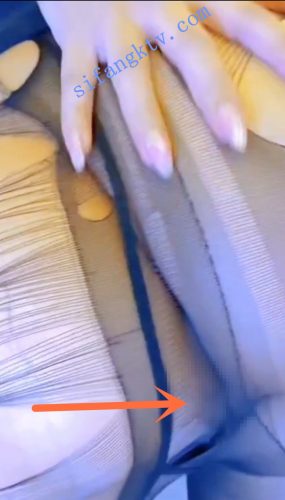 【秀人】超美女神【王馨瑶】新！VIP专属，无内黑丝露鲍鱼