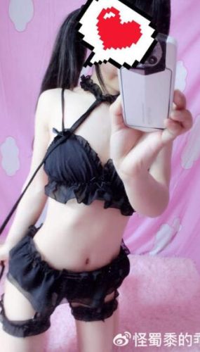 怪蜀黍的乖萝莉 （软萌豆梓）80套 【1500P+ 53V  4.4G】